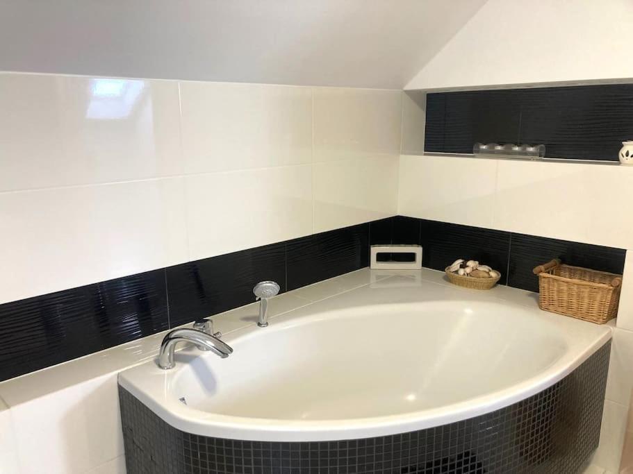 Villa Tymi3 Dom Na Wzgorzu Przy Stoku Przemysl